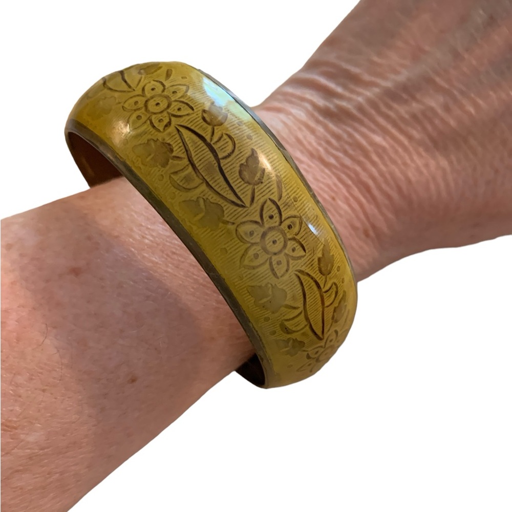 Vintage enamel bangle bracelet